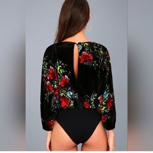 Intimately Free People Slouchy
Babe Black Floral Print Velvet
Bodysuit- Like new